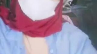 Video Viral Tante Hijab Mengatasi Perasaan Terlalu Lama Sendirian